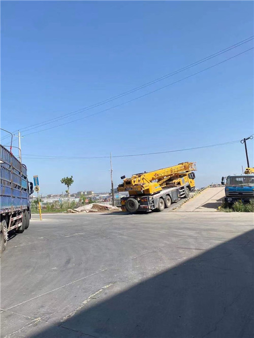 山亭区25吨吊车的租赁价格大概是多少？