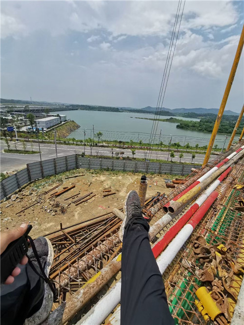 山亭区作业中发生设备损坏或人员意外，责任怎么划分？