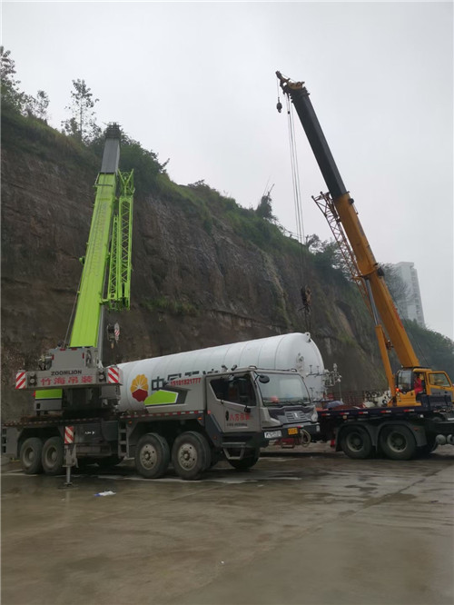 山亭区“不怕风雨冻”—— 吊车的 “恶劣环境适应” 技术
