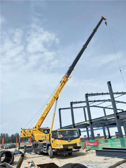 山亭区超高层建筑钢结构吊装案例